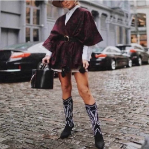 Cleobella Sevigny Capelet Shawl Poncho Throw Cape Wrap One Size. New w out tags. - Picture 3 of 7